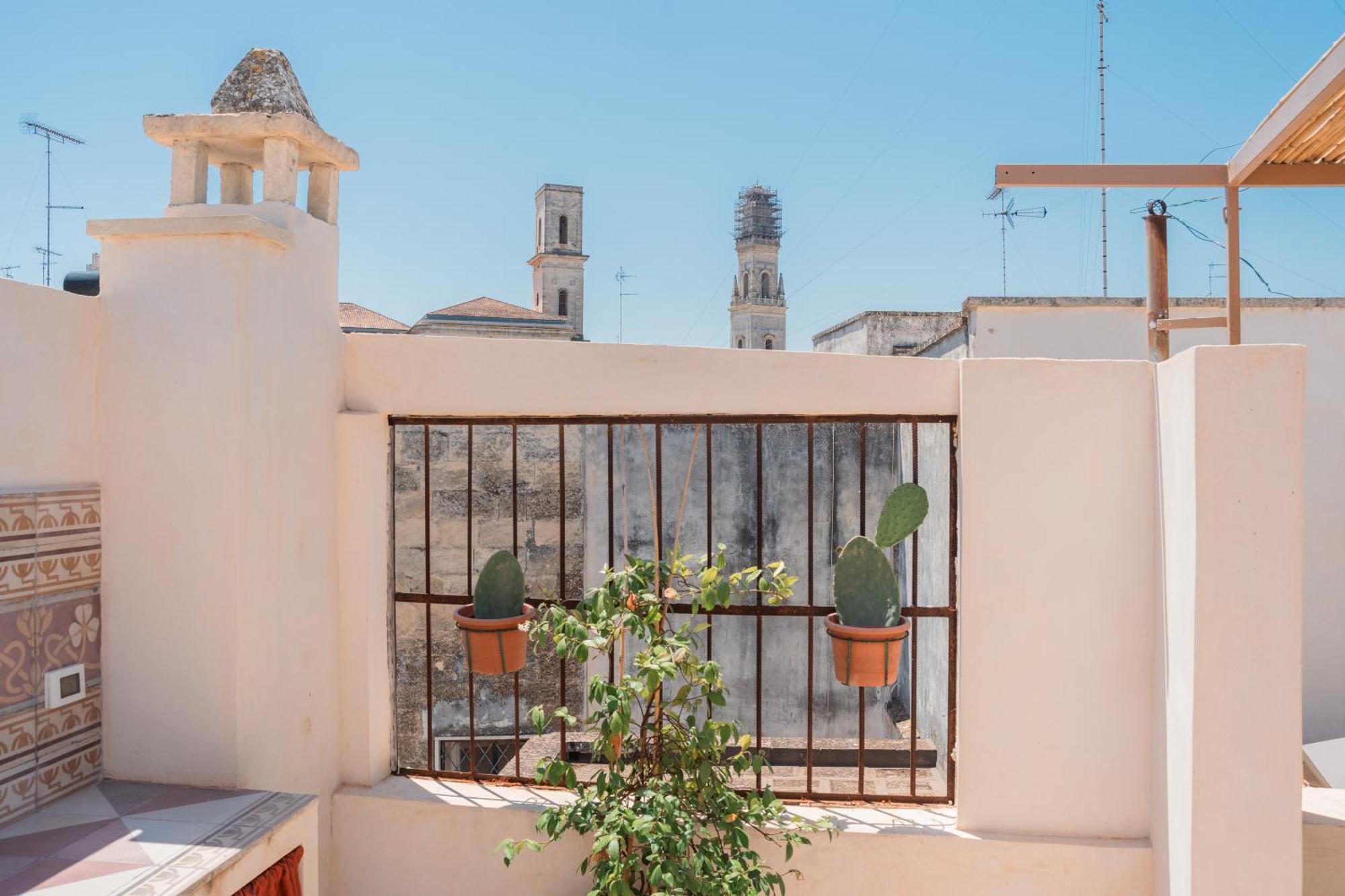 Lotus Apartment & Rooftop By Residence Colibri Lecce Buitenkant foto