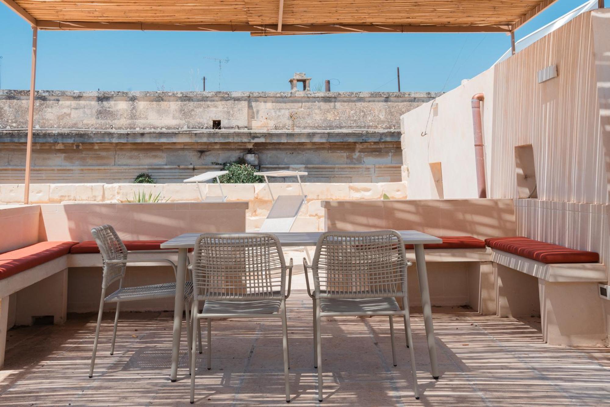 Lotus Apartment & Rooftop By Residence Colibri Lecce Buitenkant foto